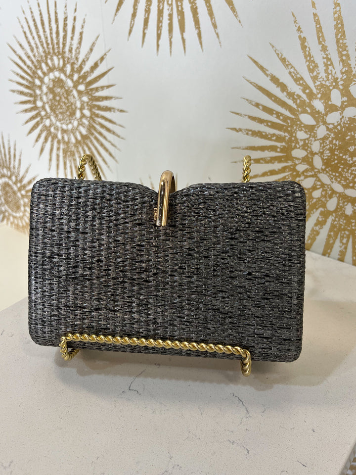 The Straw Clutch